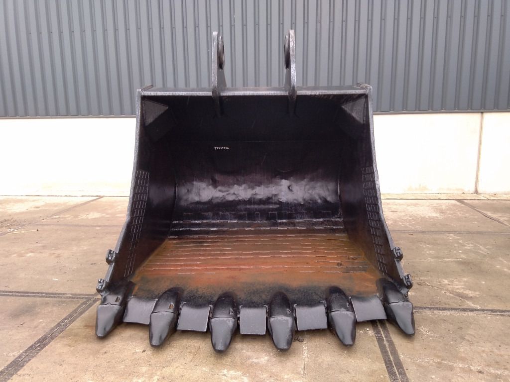 Hitachi ZX670-3 - - Excavator bucket: picture 1 Hitachi ZX670-3 - - Excavator bucket: picture 1