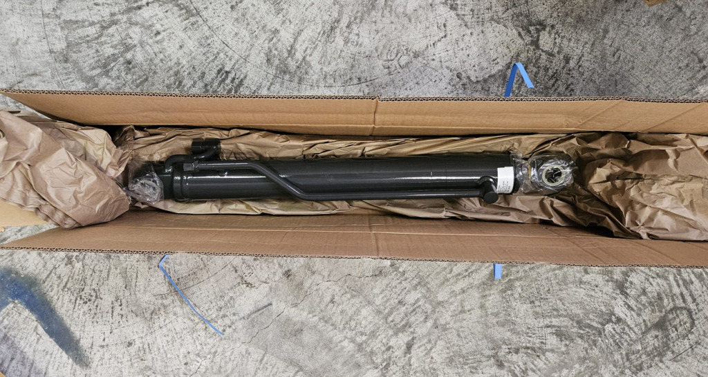 New Holland 31MK-52921CG - 31MK-5012CG - Hydraulic cylinder for Construction machinery: picture 2 New Holland 31MK-52921CG - 31MK-5012CG - Hydraulic cylinder for Construction machinery: picture 2