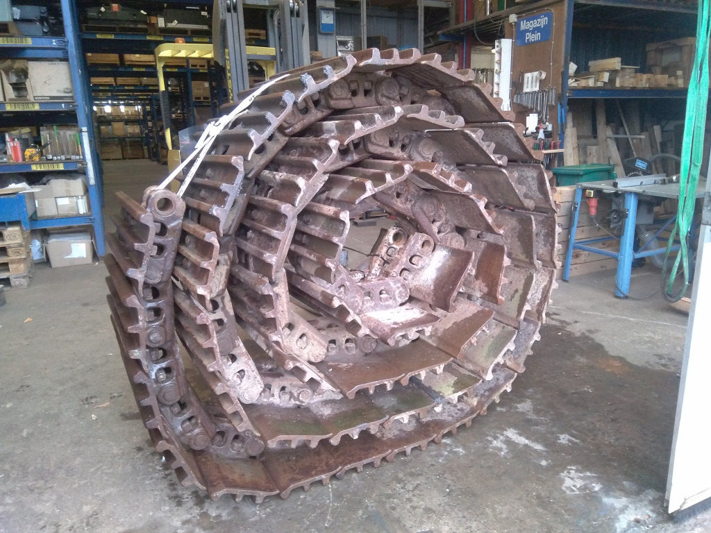 New Holland 72219362 - 72219376 - Track for Construction machinery: picture 1 New Holland 72219362 - 72219376 - Track for Construction machinery: picture 1
