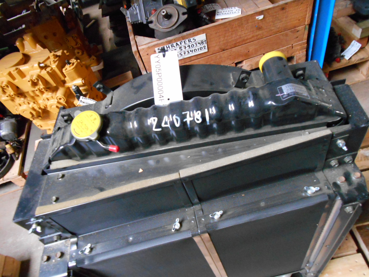 New Holland YY05P00004F1 - SK135SR ED150 SK115SRDZ SK135SRL-1E SK135SRLC - Radiator for Construction machinery: picture 2 New Holland YY05P00004F1 - SK135SR ED150 SK115SRDZ SK135SRL-1E SK135SRLC - Radiator for Construction machinery: picture 2