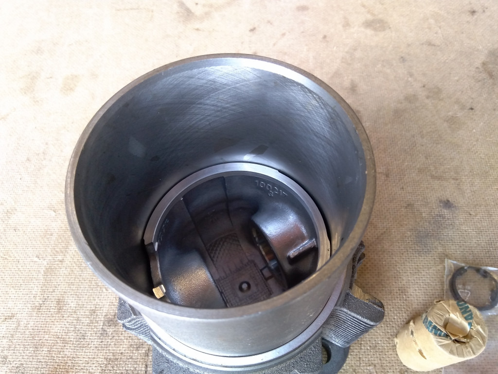 O&K 1484444 - - Piston/ Ring/ Bushing for Construction machinery: picture 2 O&K 1484444 - - Piston/ Ring/ Bushing for Construction machinery: picture 2