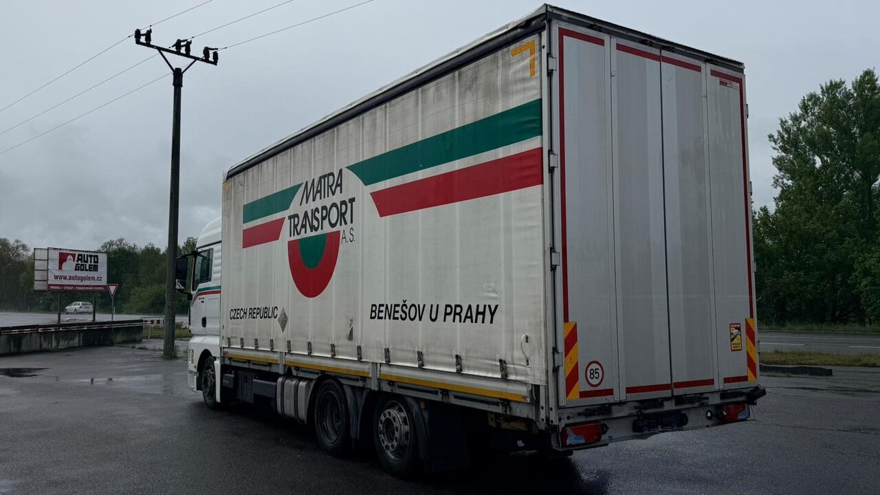 MAN TGX 24.440 - Curtainsider truck: picture 4 MAN TGX 24.440 - Curtainsider truck: picture 4