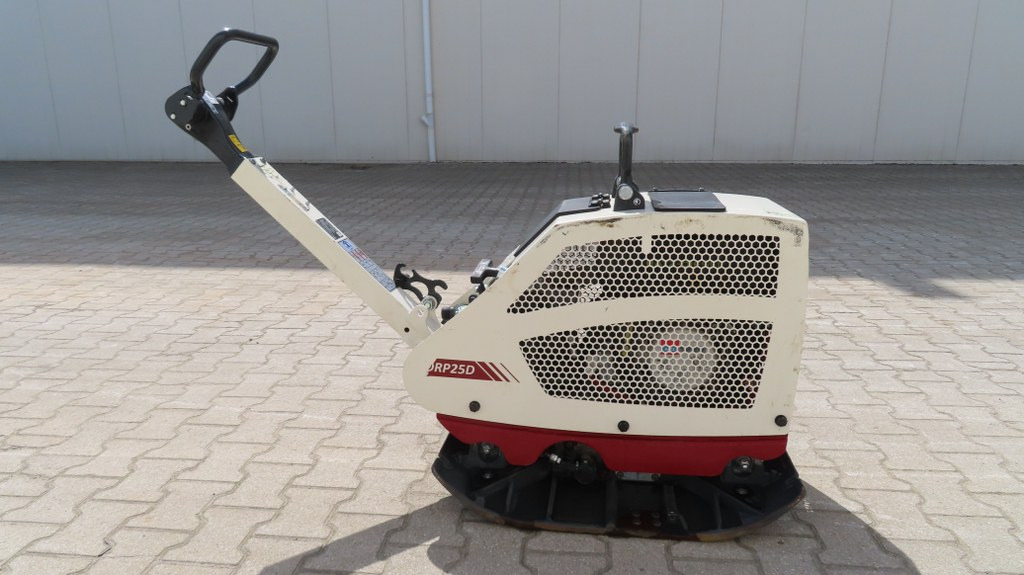 Dynapac DRP25D - Vibratory plate: picture 1 Dynapac DRP25D - Vibratory plate: picture 1