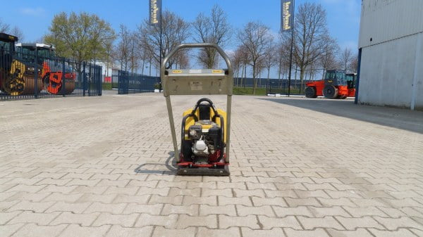Dynapac LF 70 - Vibratory plate: picture 3 Dynapac LF 70 - Vibratory plate: picture 3