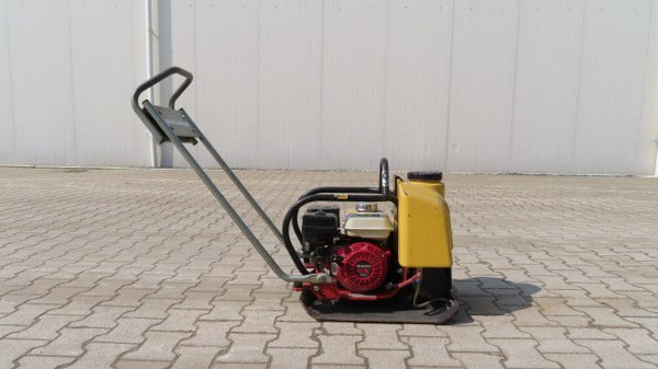 Dynapac LF 70 - Vibratory plate: picture 1 Dynapac LF 70 - Vibratory plate: picture 1