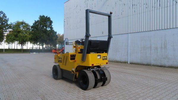 Sakai TS 160-3 - Pneumatic roller: picture 4 Sakai TS 160-3 - Pneumatic roller: picture 4
