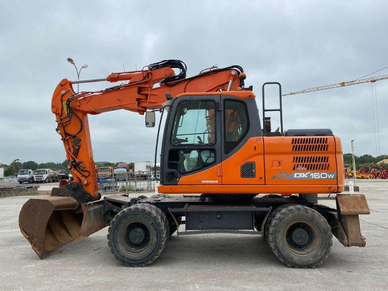 Doosan DX160 - Wheel excavator: picture 2 Doosan DX160 - Wheel excavator: picture 2