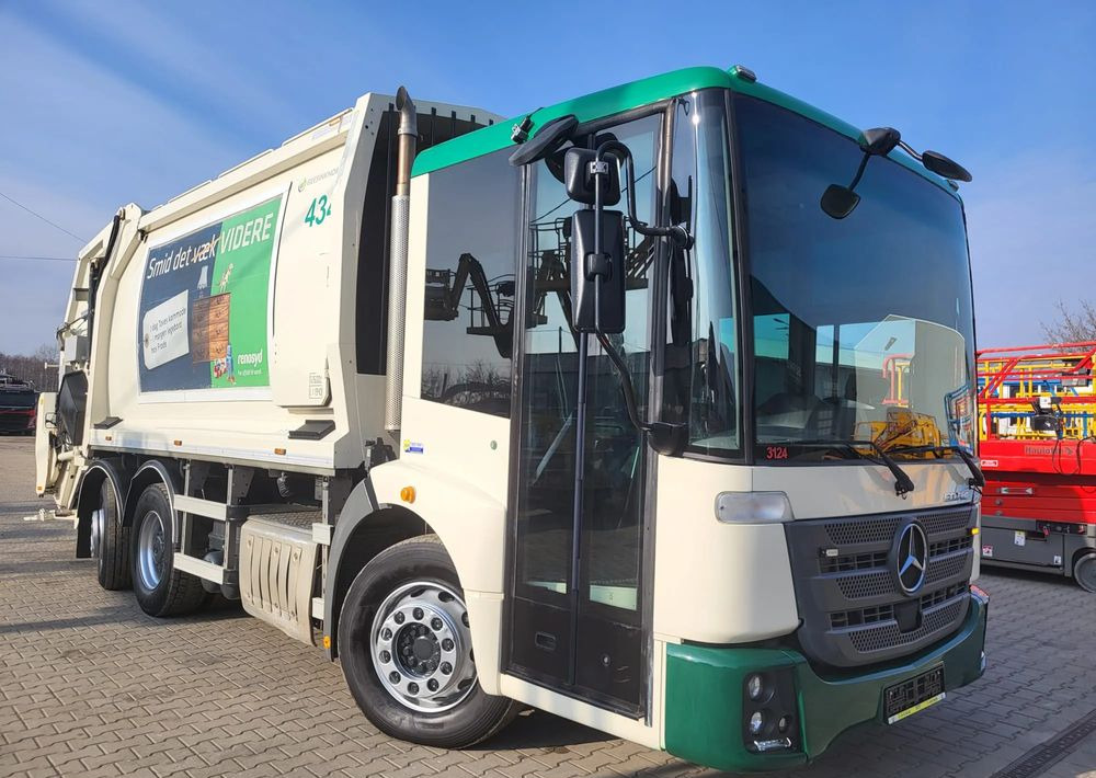 Mercedes-Benz Mercedes-Benz Econic 2630 - Garbage truck: picture 2 Mercedes-Benz Mercedes-Benz Econic 2630 - Garbage truck: picture 2