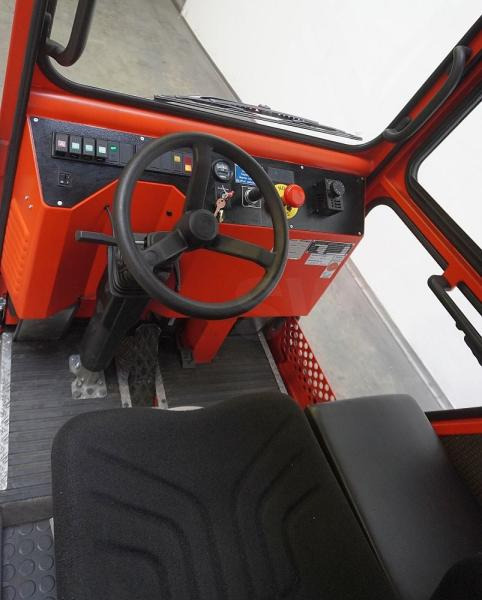 Volk EFW1,5 - Tow tractor: picture 3 Volk EFW1,5 - Tow tractor: picture 3