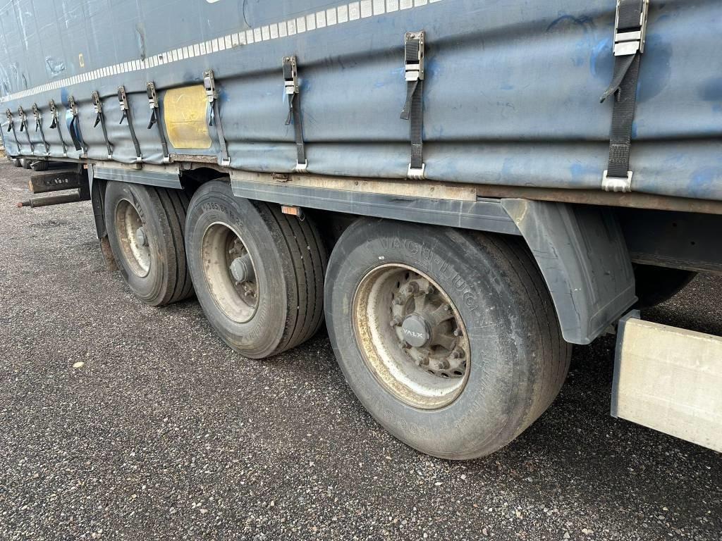 Krone SD - Curtainsider semi-trailer: picture 3 Krone SD - Curtainsider semi-trailer: picture 3