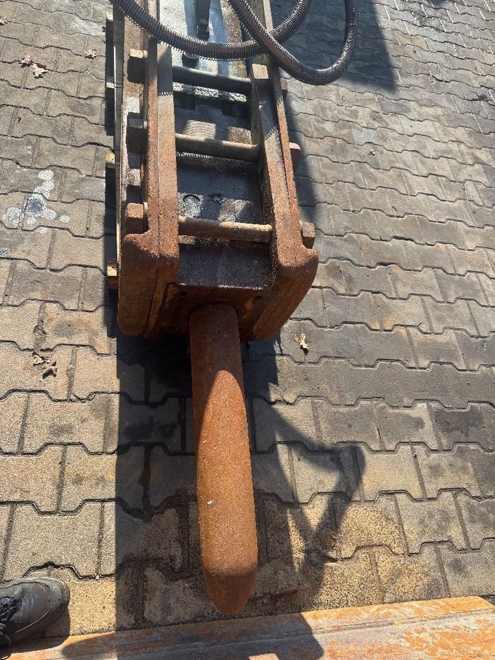 Krupp HM 711 - Hydraulic hammer for Construction machinery: picture 4 Krupp HM 711 - Hydraulic hammer for Construction machinery: picture 4