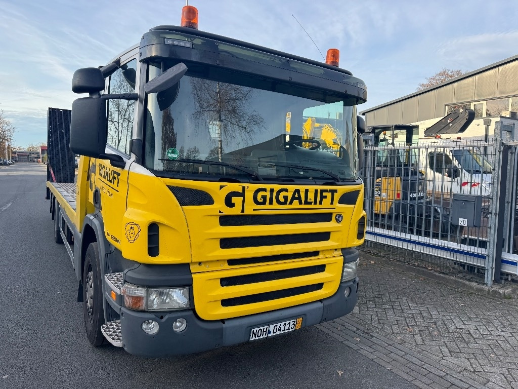 Scania P 340 - Box truck: picture 2 Scania P 340 - Box truck: picture 2