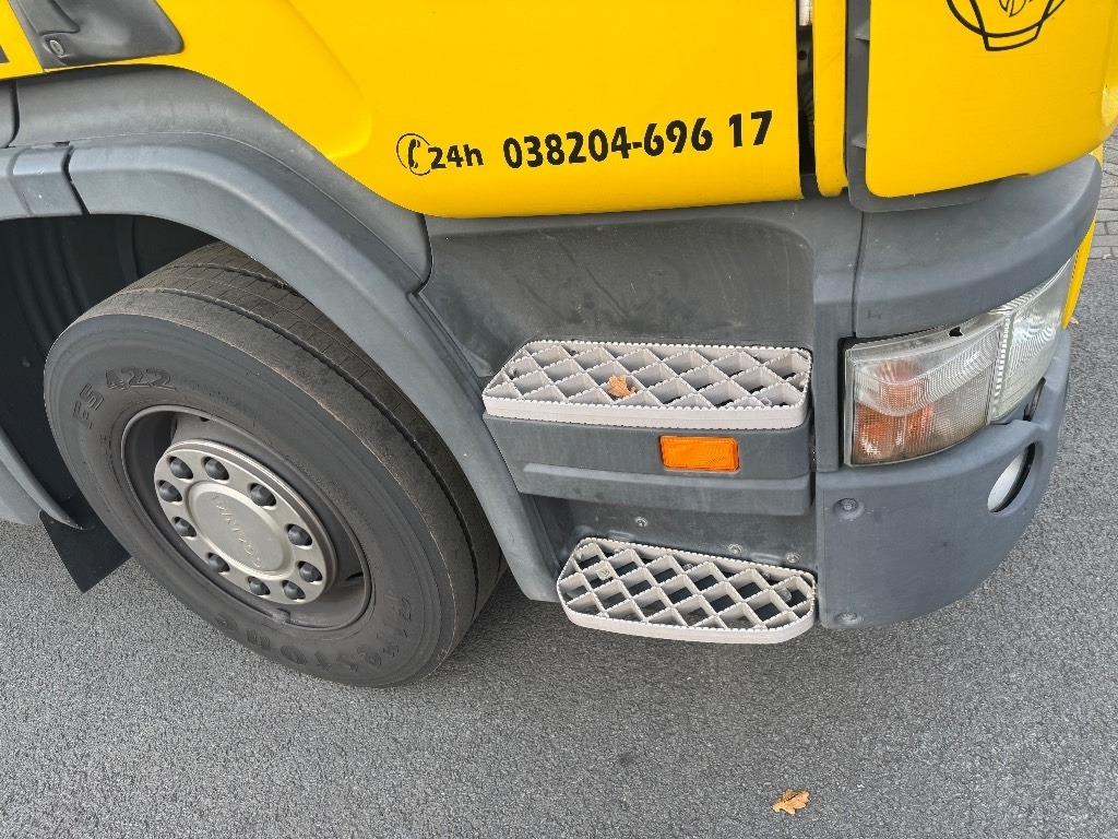 Scania P 340 - Box truck: picture 3 Scania P 340 - Box truck: picture 3