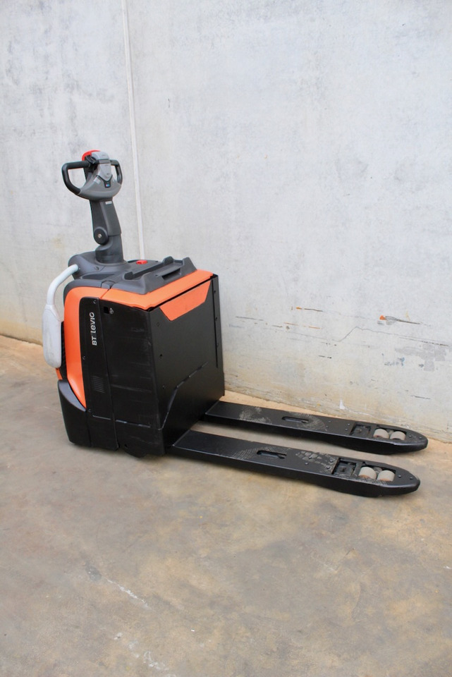 BT LPE 200 - Pallet truck: picture 4 BT LPE 200 - Pallet truck: picture 4