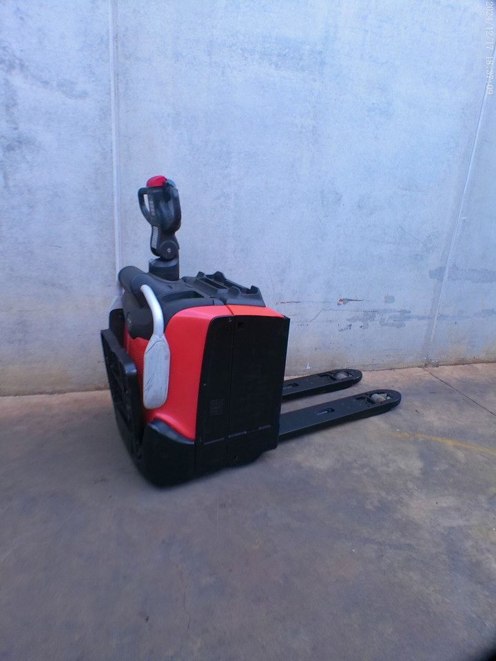 BT LPE 200 - Pallet truck: picture 3 BT LPE 200 - Pallet truck: picture 3