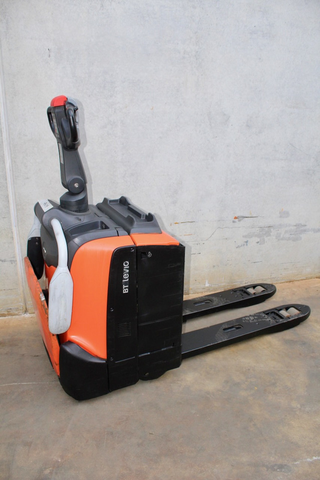 BT LPE 200 - Pallet truck: picture 3 BT LPE 200 - Pallet truck: picture 3