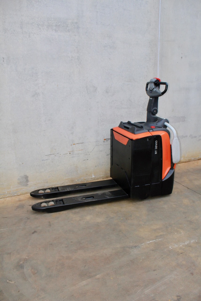 BT LPE 200 - Pallet truck: picture 2 BT LPE 200 - Pallet truck: picture 2