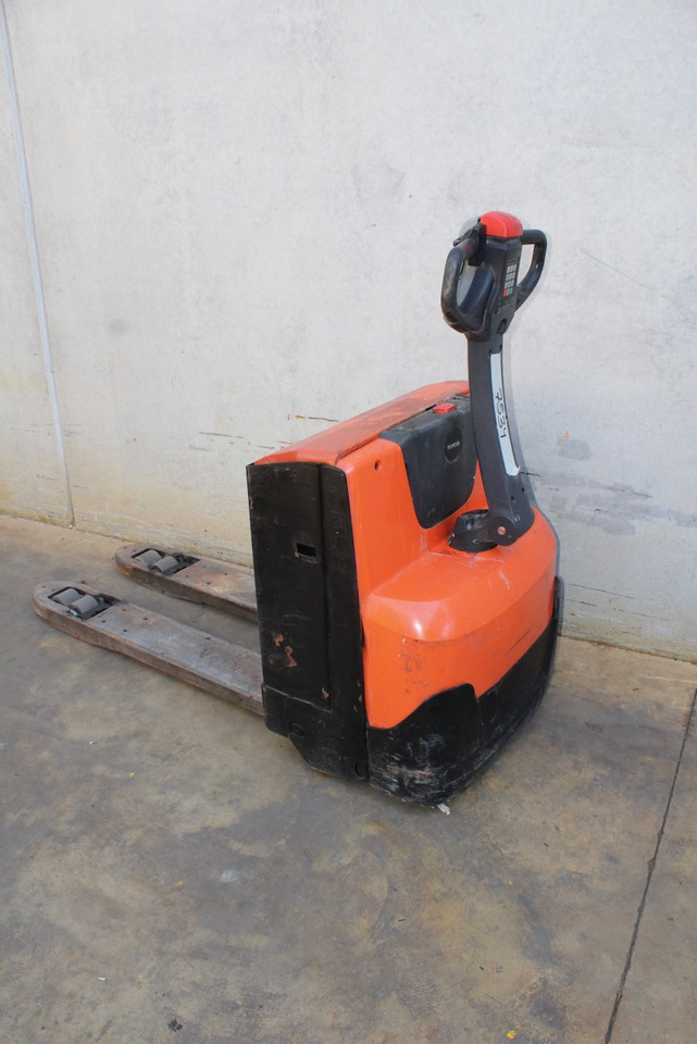 BT LWE 180 - Pallet truck: picture 1 BT LWE 180 - Pallet truck: picture 1