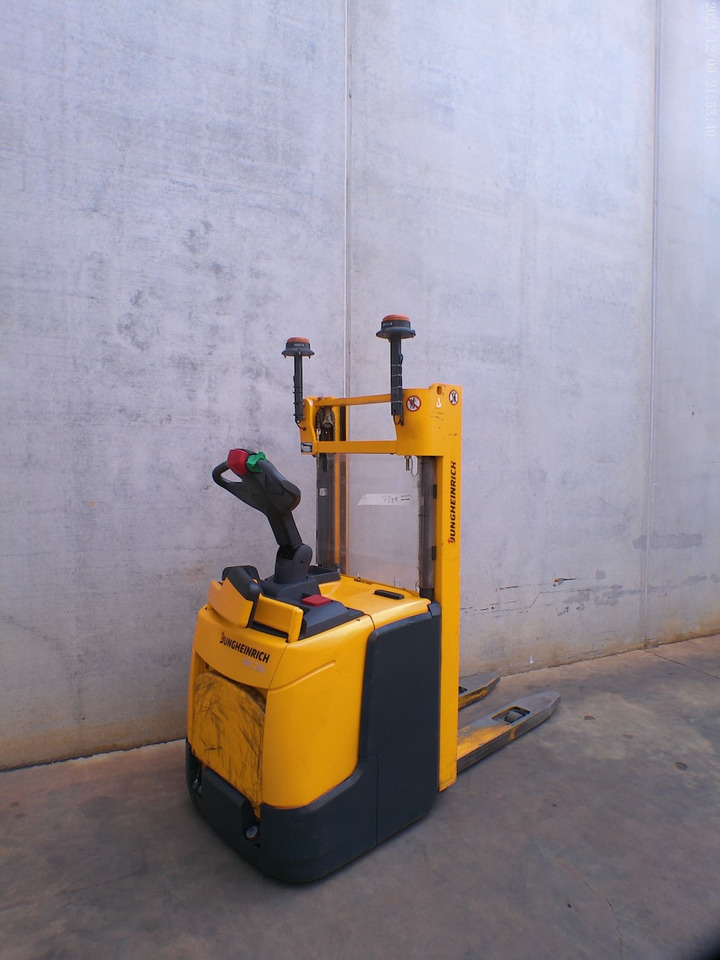 Jungheinrich ERC 216 240 ZT - Stacker: picture 3 Jungheinrich ERC 216 240 ZT - Stacker: picture 3