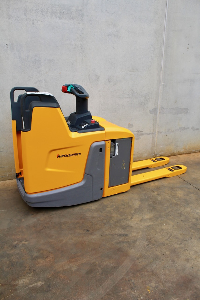Jungheinrich ERE 225 LI-ION - Pallet truck: picture 3 Jungheinrich ERE 225 LI-ION - Pallet truck: picture 3