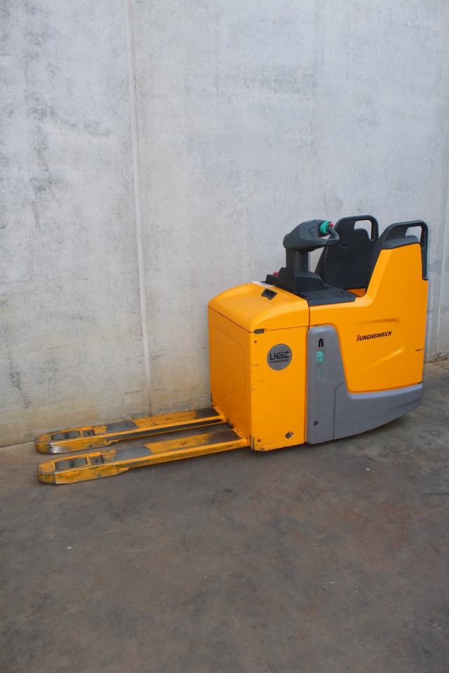 Jungheinrich ERE 225 LI-ION - Pallet truck: picture 2 Jungheinrich ERE 225 LI-ION - Pallet truck: picture 2