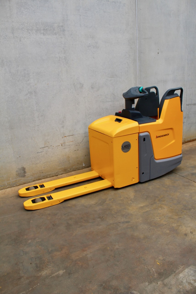 Jungheinrich ERE 225 LI-ION - Pallet truck: picture 2 Jungheinrich ERE 225 LI-ION - Pallet truck: picture 2