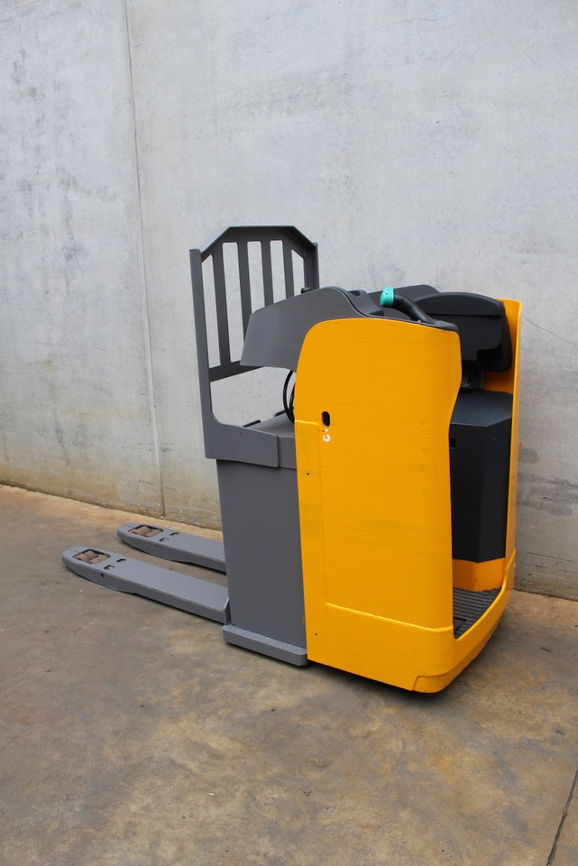 Jungheinrich ESE 120 - Pallet truck: picture 1 Jungheinrich ESE 120 - Pallet truck: picture 1
