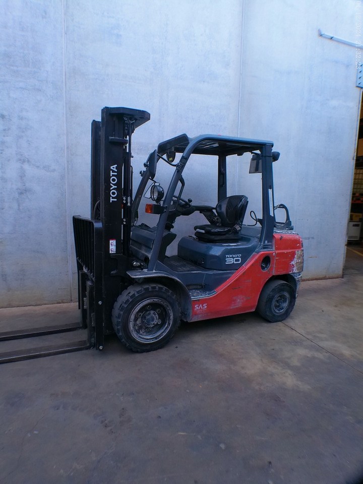 Toyota 02-8FGF30 MATRICULADA - LPG forklift: picture 3 Toyota 02-8FGF30 MATRICULADA - LPG forklift: picture 3