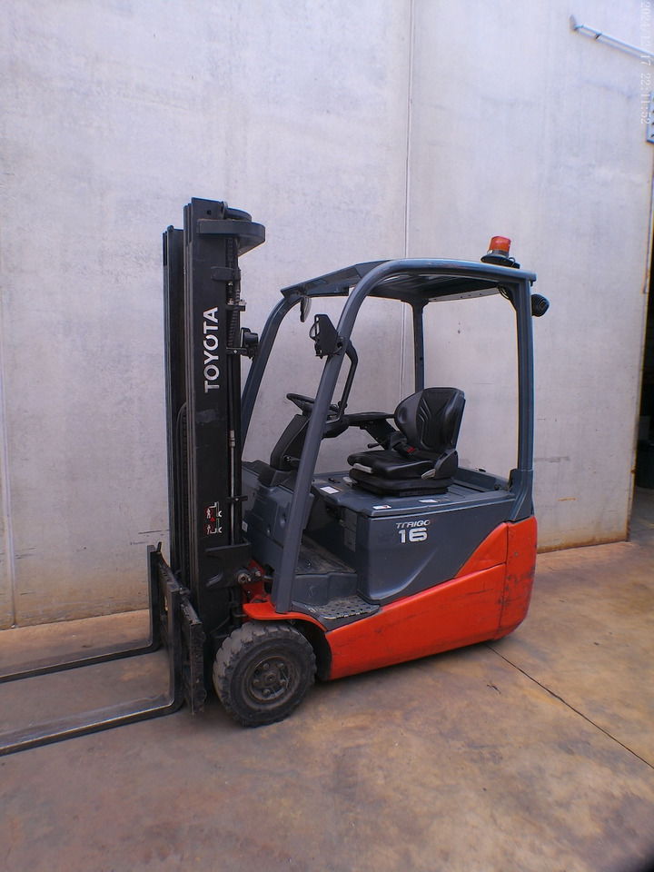 Toyota 8FBE16T - Electric forklift: picture 3 Toyota 8FBE16T - Electric forklift: picture 3