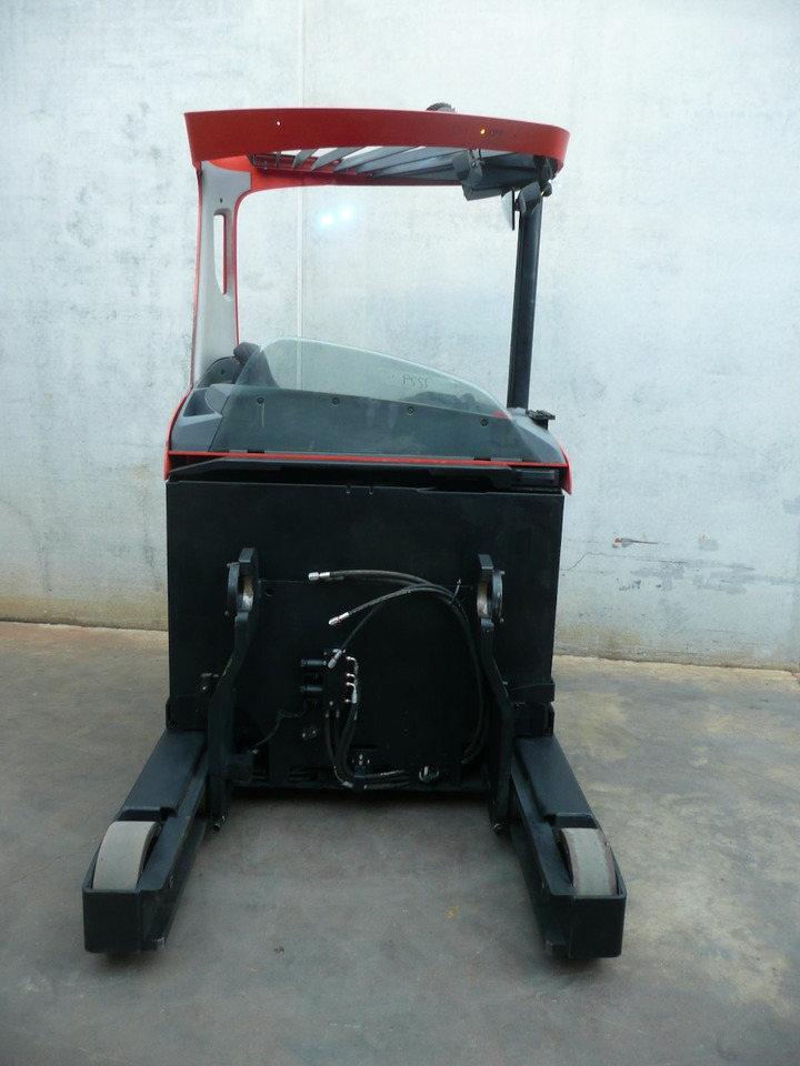 Toyota RRE 160 - Reach truck: picture 5 Toyota RRE 160 - Reach truck: picture 5