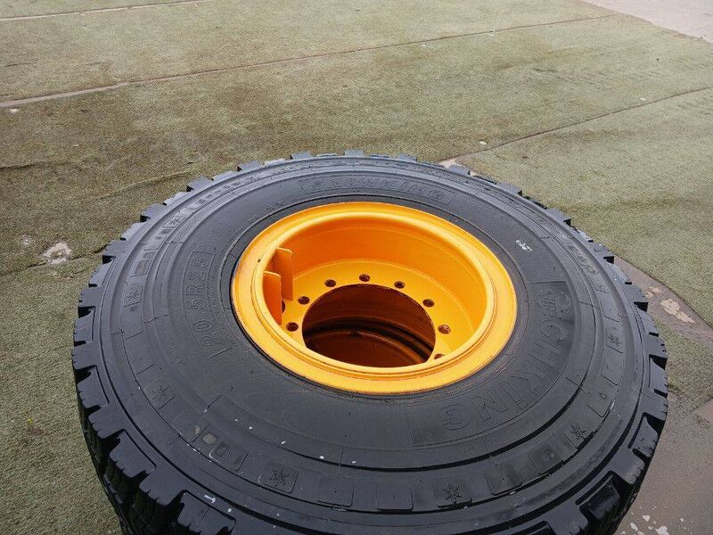 TechKing Snowking 20.5R25, Snödäck - Wheels and tires for Construction machinery: picture 2 TechKing Snowking 20.5R25, Snödäck - Wheels and tires for Construction machinery: picture 2