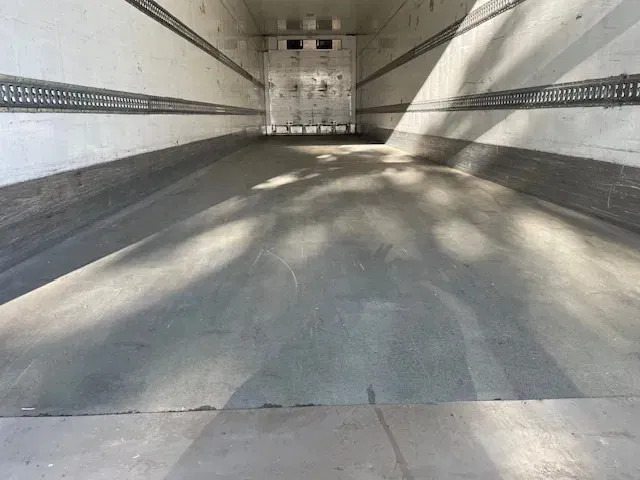 Leasing of Van Eck UT-3B Steering axle 260 cm insteek Frigo carrier vector UT-3B H= 260 W= 250cm Van Eck UT-3B Steering axle 260 cm insteek Frigo carrier vector UT-3B H= 260 W= 250cm: picture 11