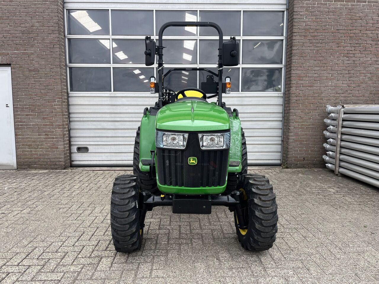 3038E John Deere - Compact tractor: picture 3 3038E John Deere - Compact tractor: picture 3