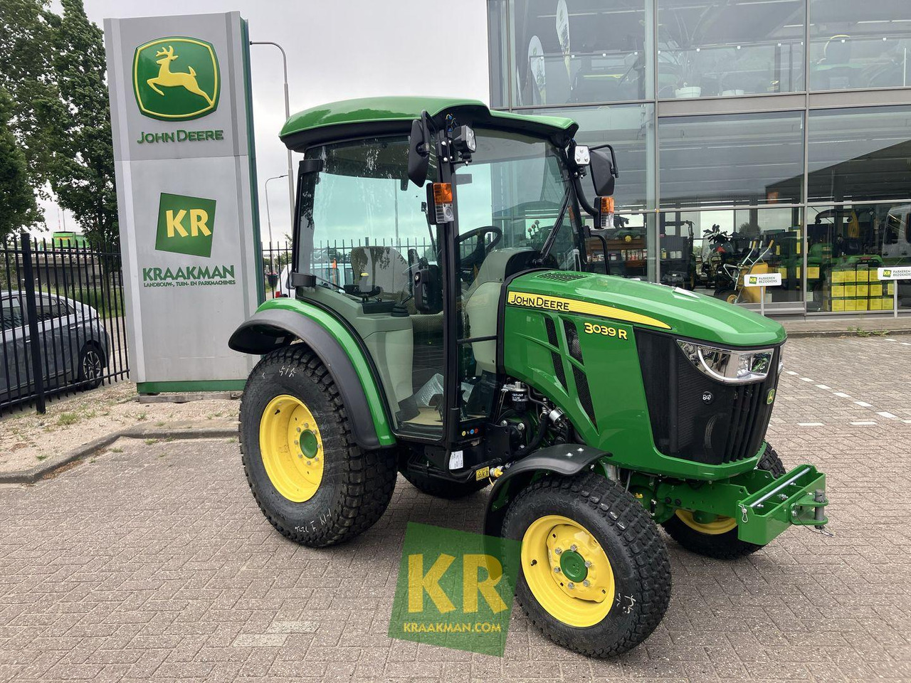New Compact tractor 3039R John Deere: picture 6