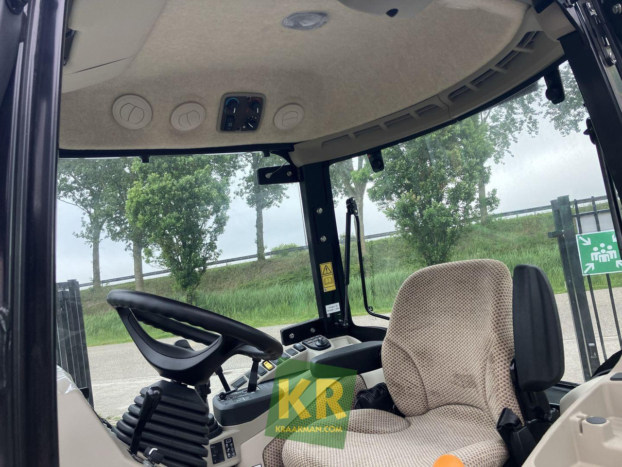 3039R John Deere - Compact tractor: picture 5 3039R John Deere - Compact tractor: picture 5