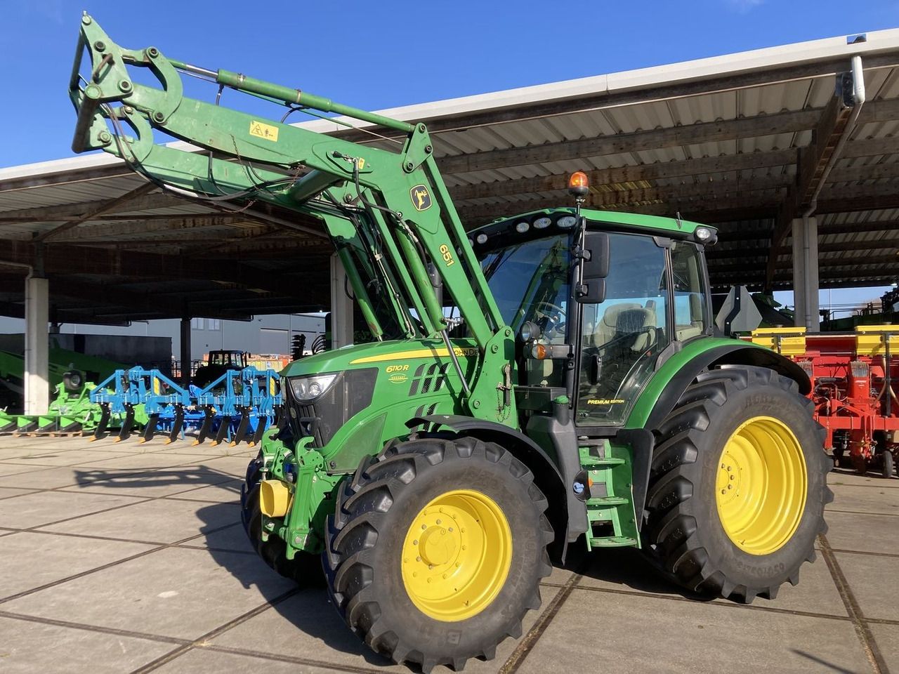 6110R John Deere - Farm tractor: picture 1 6110R John Deere - Farm tractor: picture 1