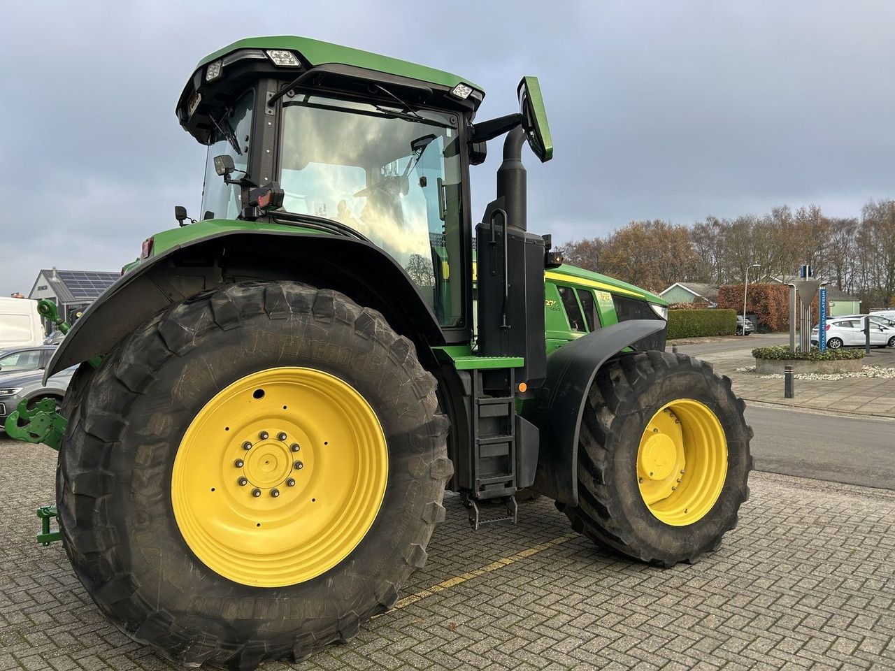 7R 270 John Deere - Farm tractor: picture 1 7R 270 John Deere - Farm tractor: picture 1