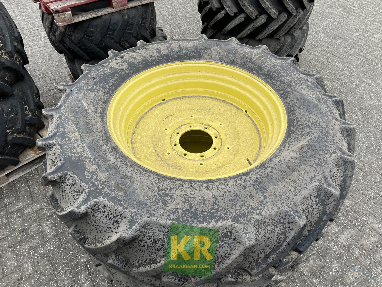 Continental Banden Continental - Wheel and tire package for Agricultural machinery: picture 3 Continental Banden Continental - Wheel and tire package for Agricultural machinery: picture 3