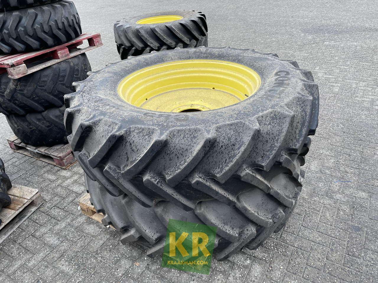 Continental Banden Continental - Wheel and tire package for Agricultural machinery: picture 1 Continental Banden Continental - Wheel and tire package for Agricultural machinery: picture 1