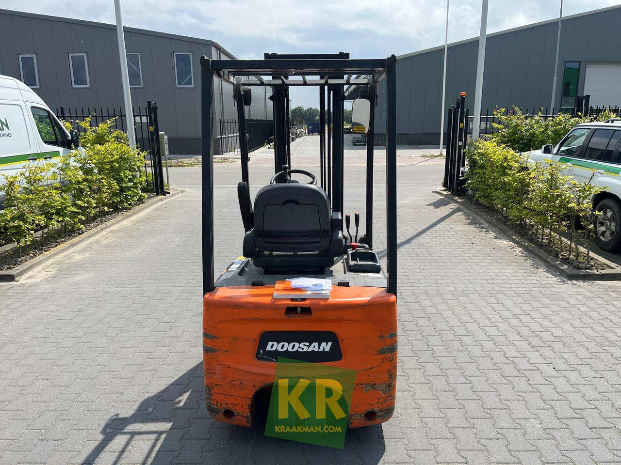 Truck mounted forklift Doosan B18T: picture 6
