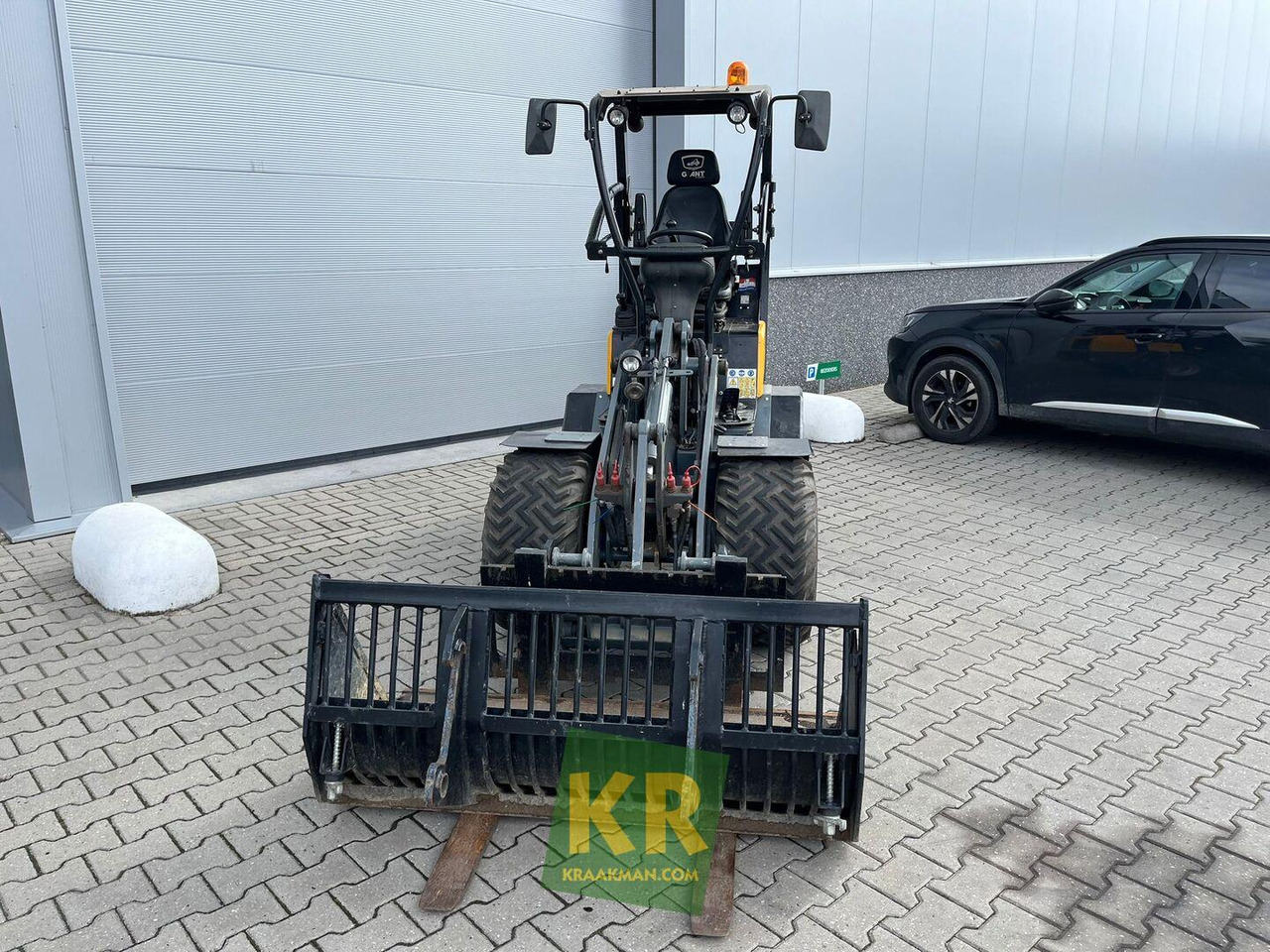 Compact loader Giant D332: picture 8