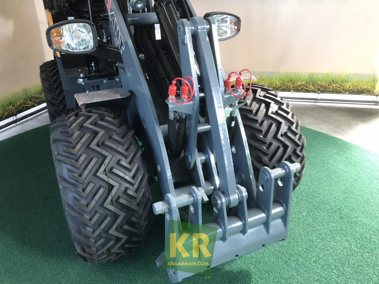 New Compact loader Giant G2200: picture 7