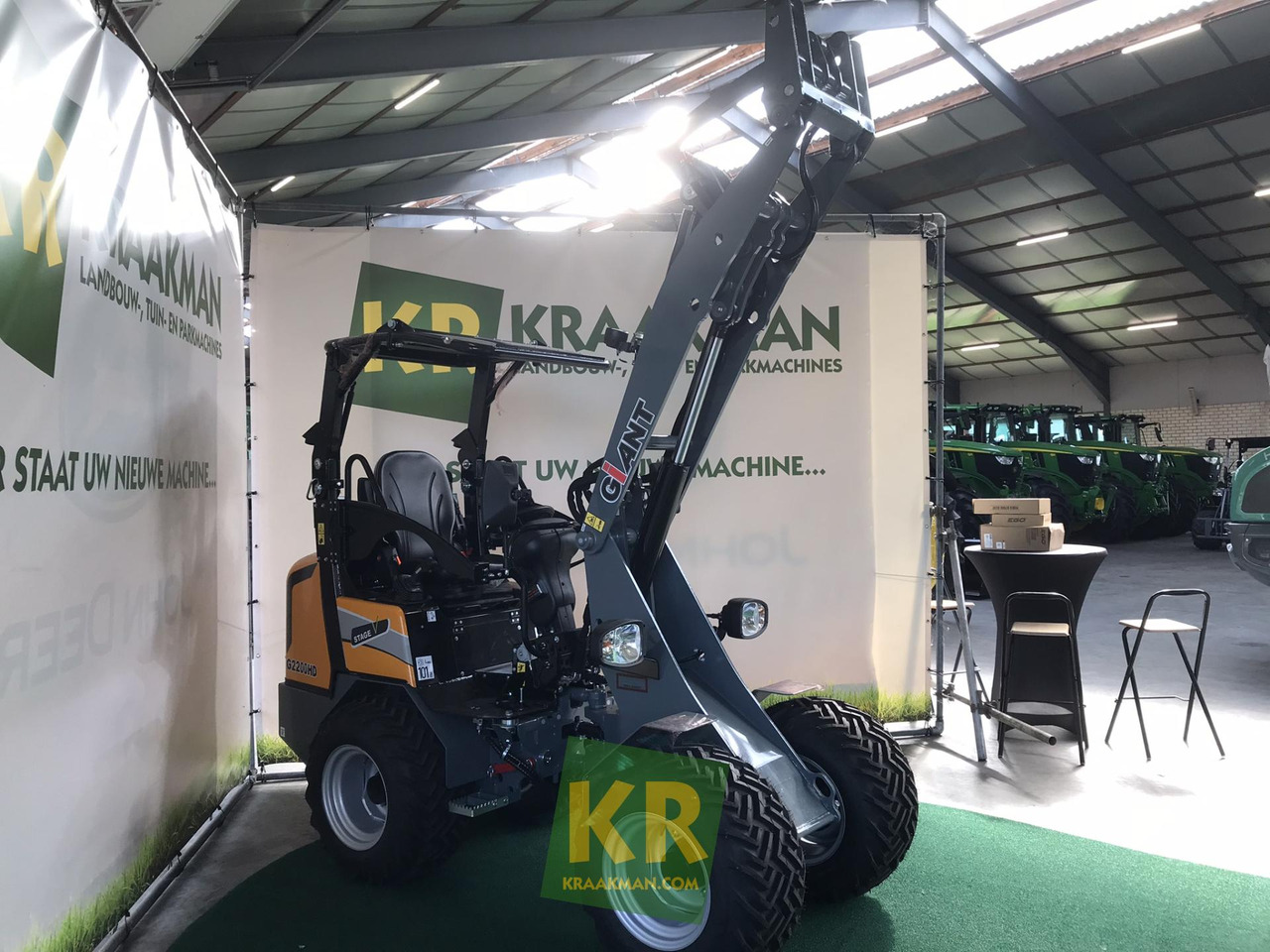 New Compact loader Giant G2200: picture 6