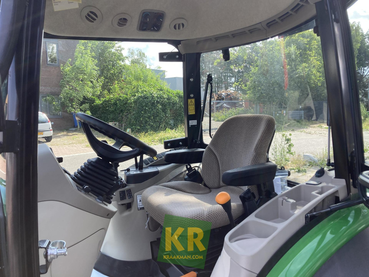 John Deere 3046R - Compact tractor: picture 4 John Deere 3046R - Compact tractor: picture 4