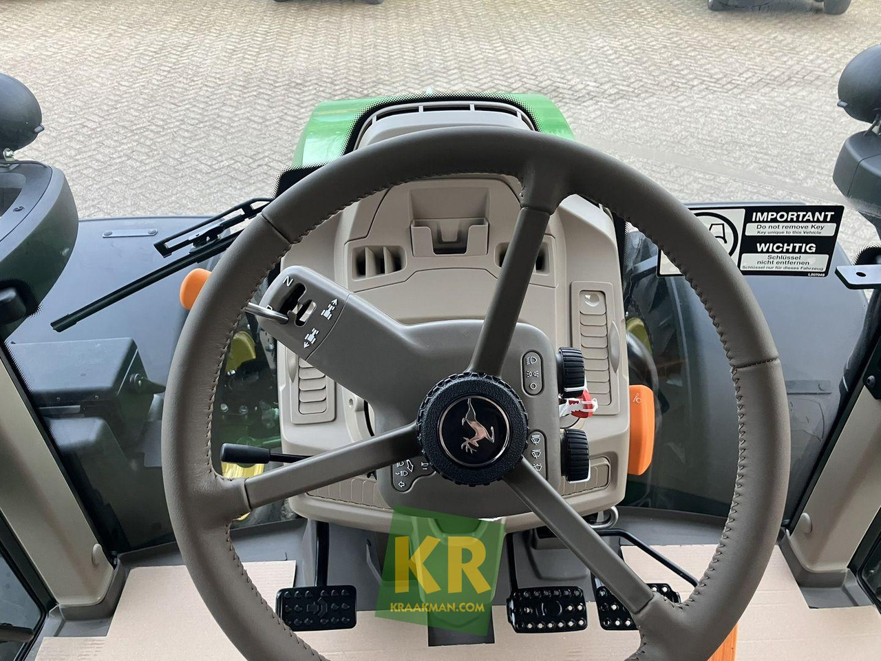 New Farm tractor John Deere 6120M: picture 14