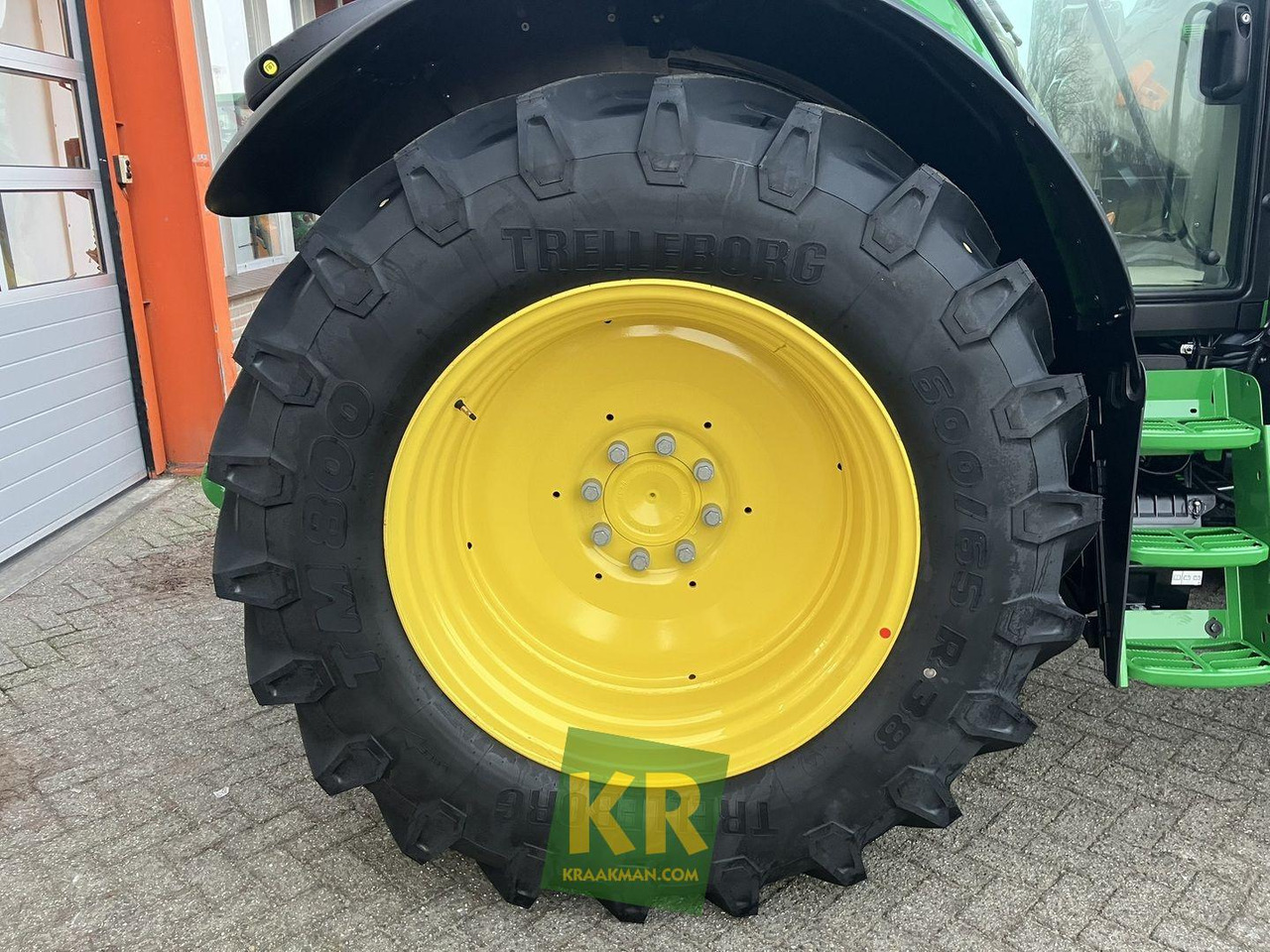 New Farm tractor John Deere 6120M: picture 9