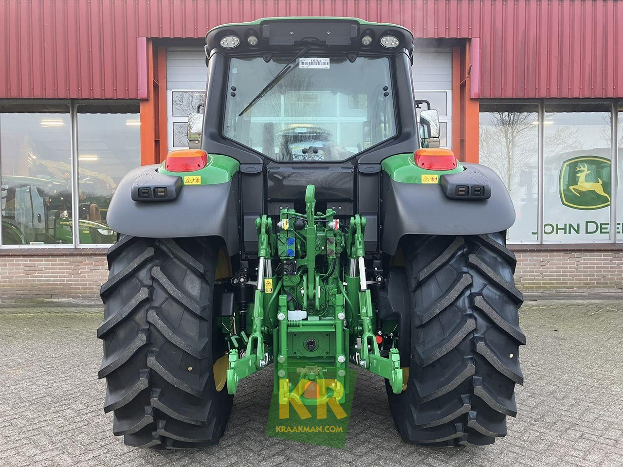 John Deere 6120M - Farm tractor: picture 4 John Deere 6120M - Farm tractor: picture 4