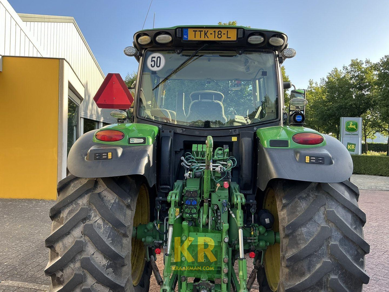 John Deere 6130R - Farm tractor: picture 5 John Deere 6130R - Farm tractor: picture 5
