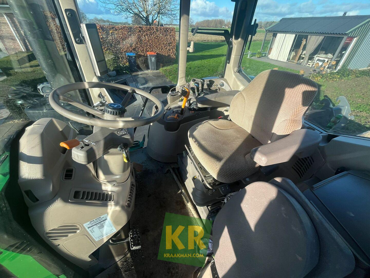 John Deere 6140M - Farm tractor: picture 4 John Deere 6140M - Farm tractor: picture 4