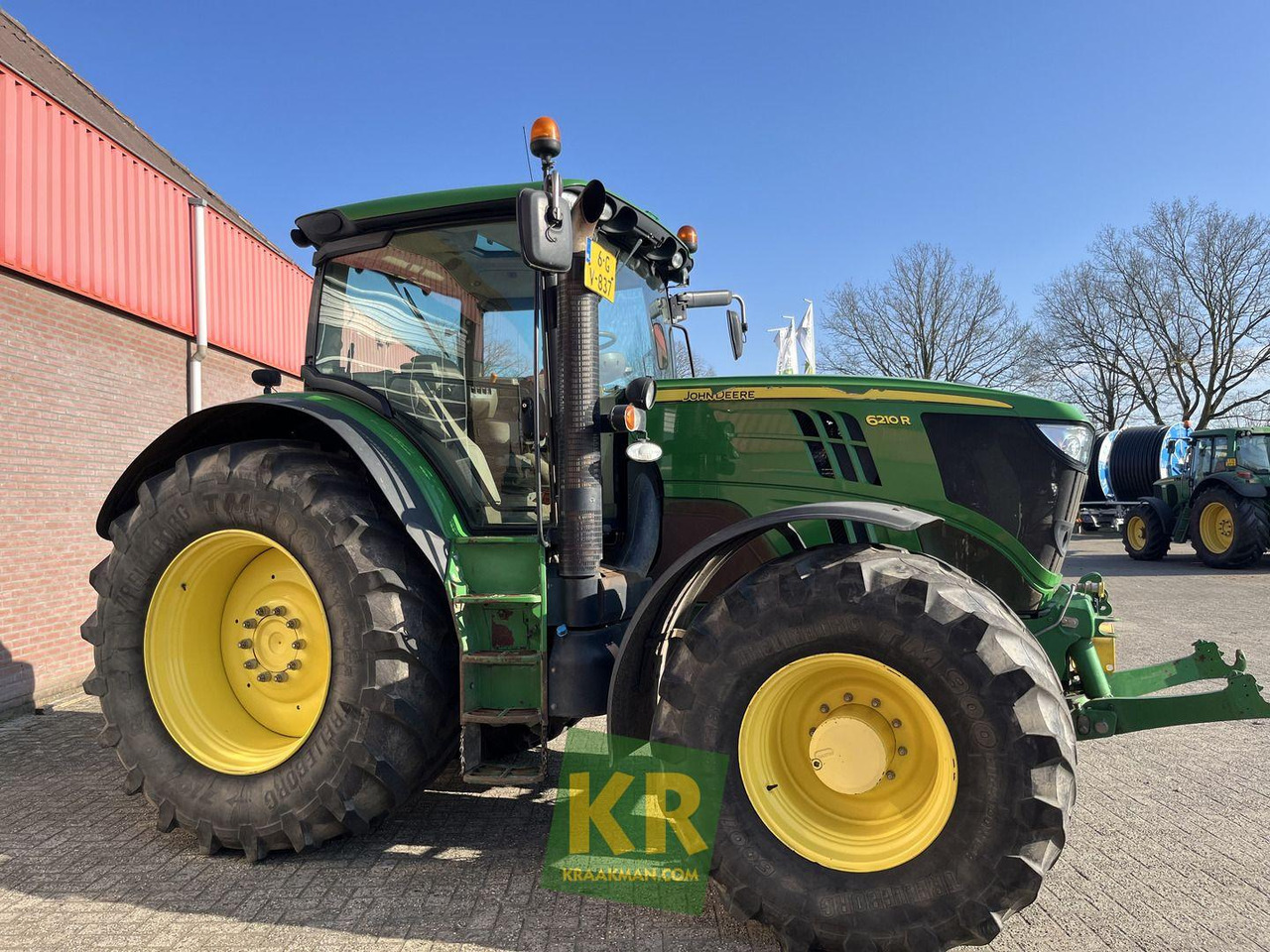 John Deere 6210R - Farm tractor: picture 4 John Deere 6210R - Farm tractor: picture 4
